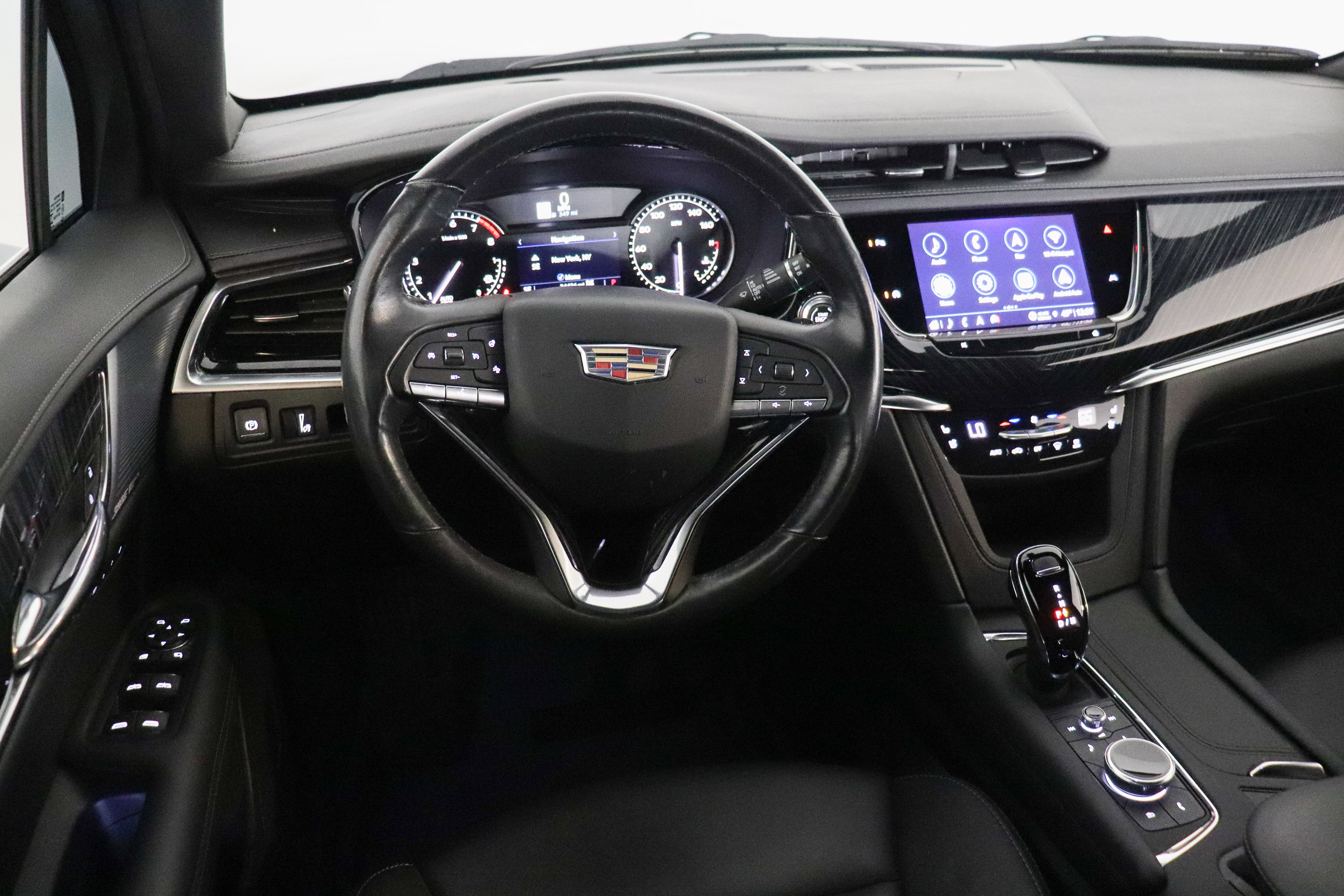 Used 2023 Cadillac XT6 Premium Luxury w/ LPO, Floor Liner Package AWD/4WD image 25