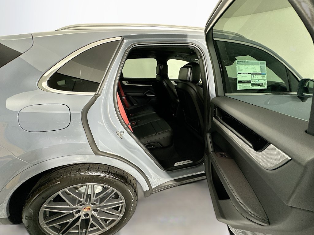 New 2026 Porsche Cayenne AWD/4WD image 30