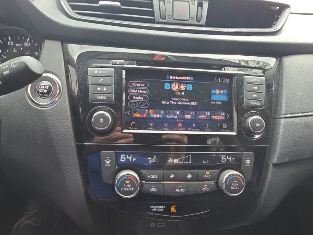 Used 2018 Nissan Rogue SV image 13