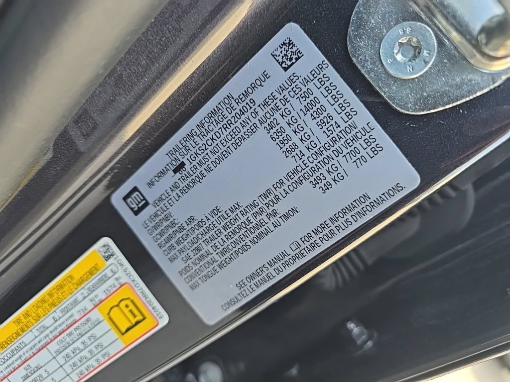 Used 2024 GMC Yukon AT4 w/ Technology Package AWD/4WD image 18