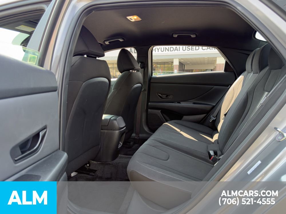 Used 2025 Hyundai Elantra Sport FWD image 9