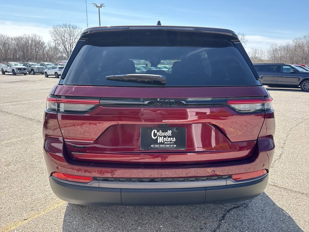 New 2026 Jeep Grand Cherokee Altitude AWD/4WD image 3