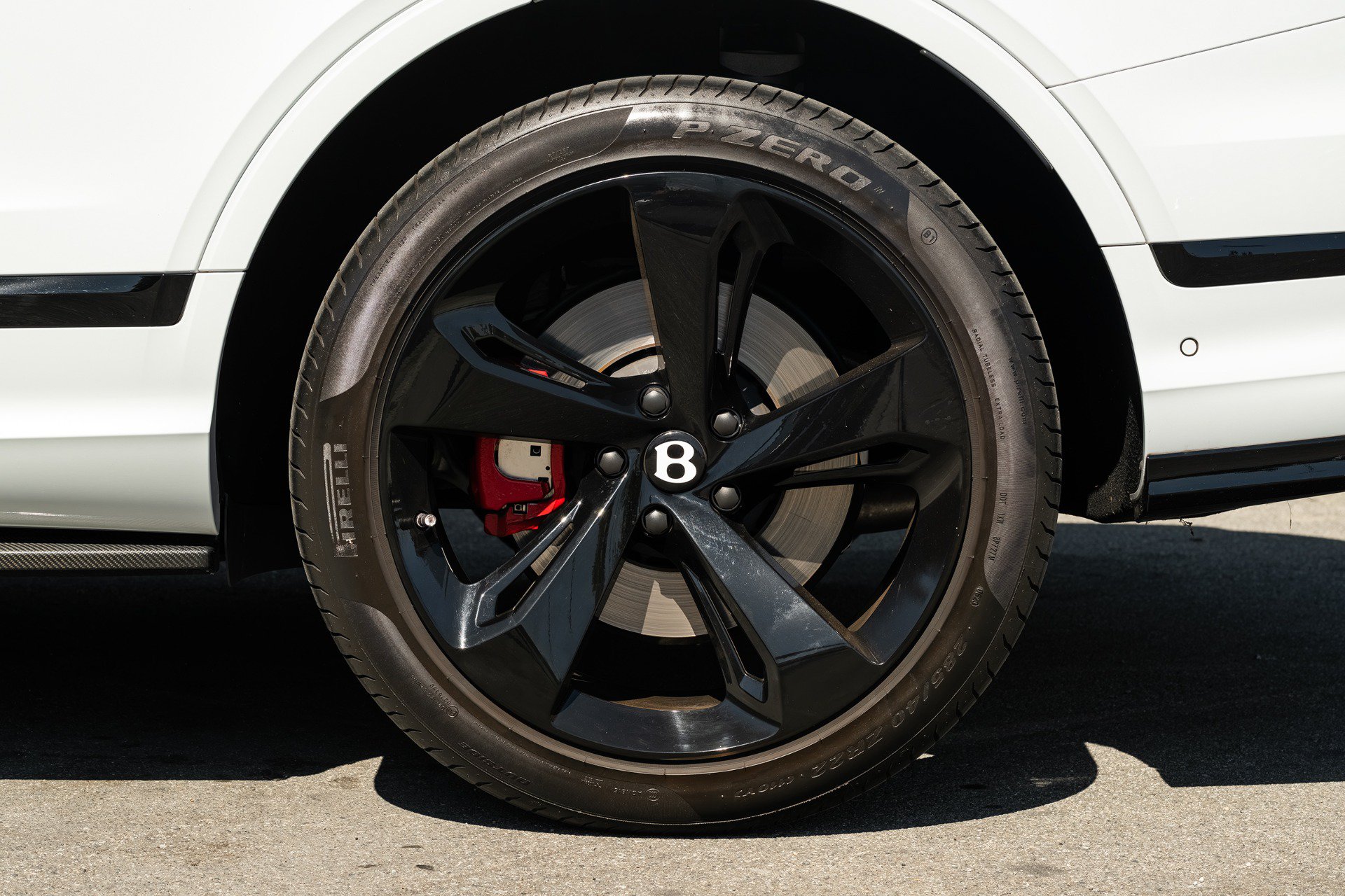 Used 2023 Bentley Bentayga Extended Wheelbase AWD/4WD image 18