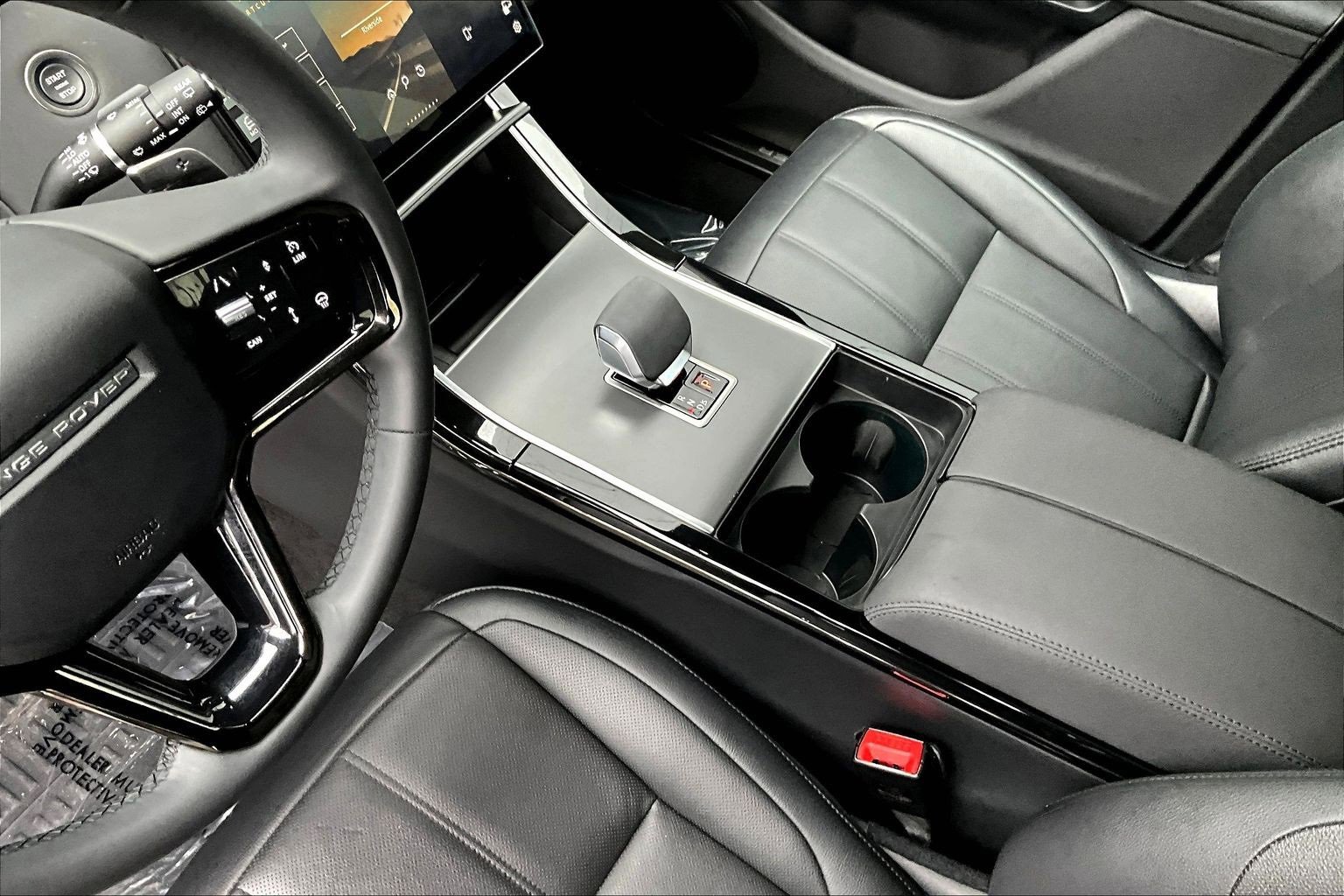 Used 2024 Land Rover Range Rover Evoque Dynamic SE image 17