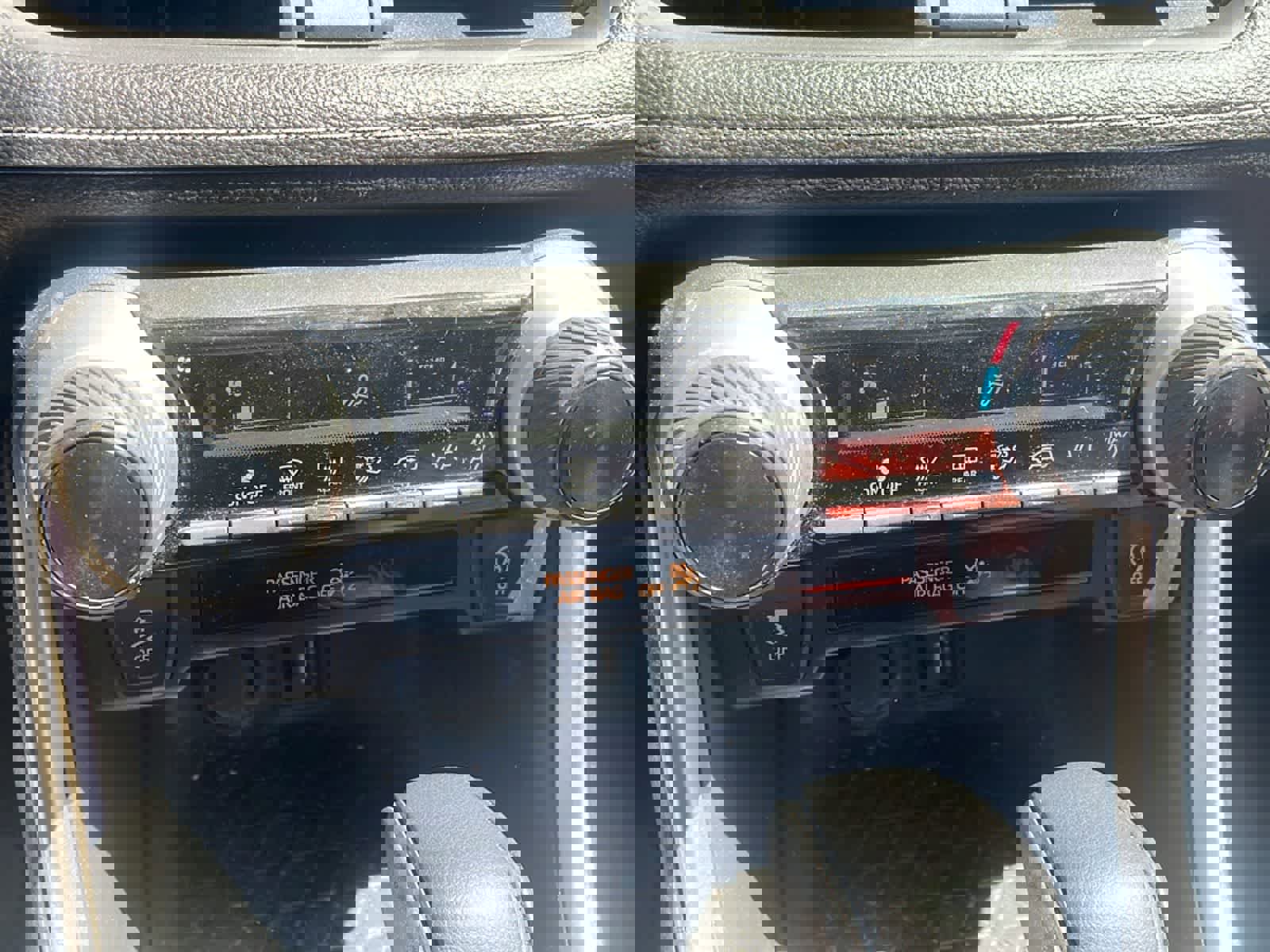 Used 2019 Toyota RAV4 LE w/ All Weather Liner Package AWD/4WD image 19