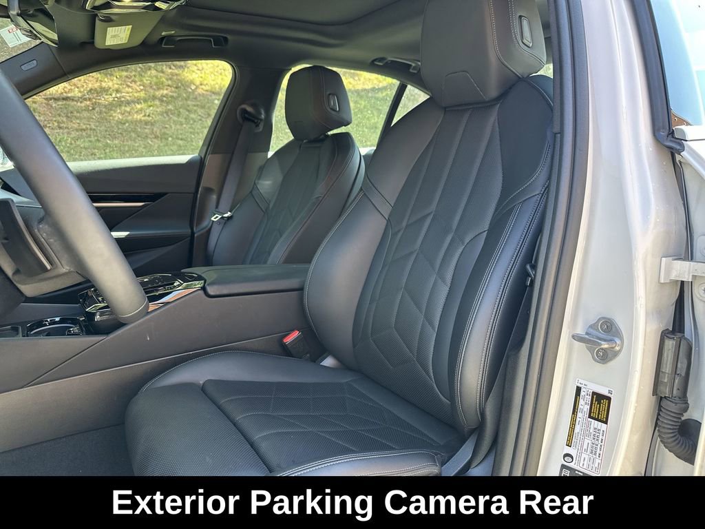 Used 2025 BMW 530i xDrive w/ Premium Package image 14