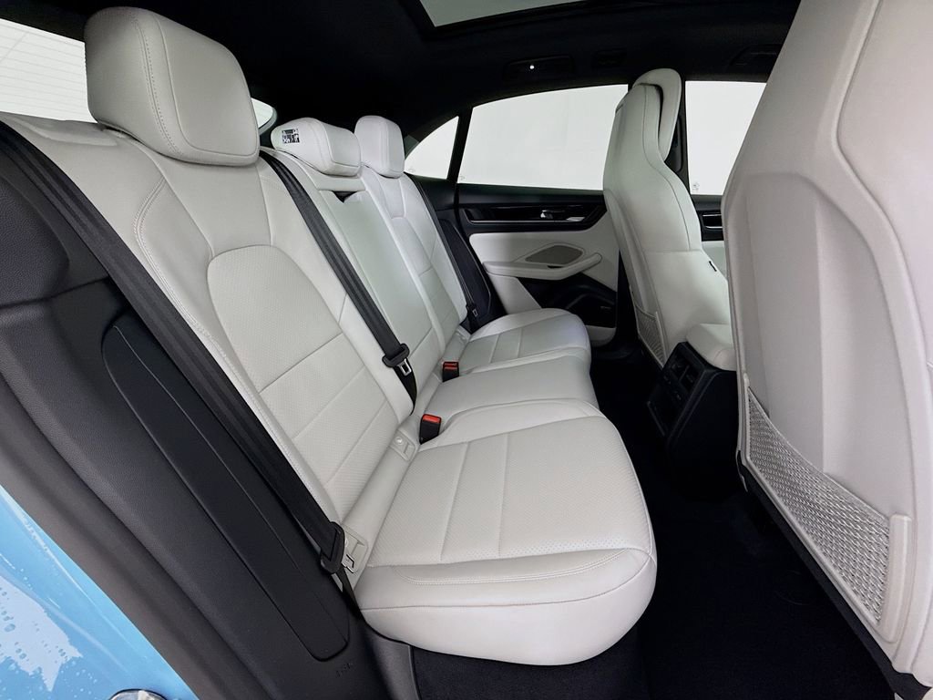 New 2026 Porsche Macan Electric image 30