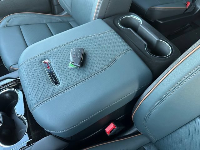 Used 2026 GMC Yukon AT4 w/ AT4 Premium Package AWD/4WD image 25