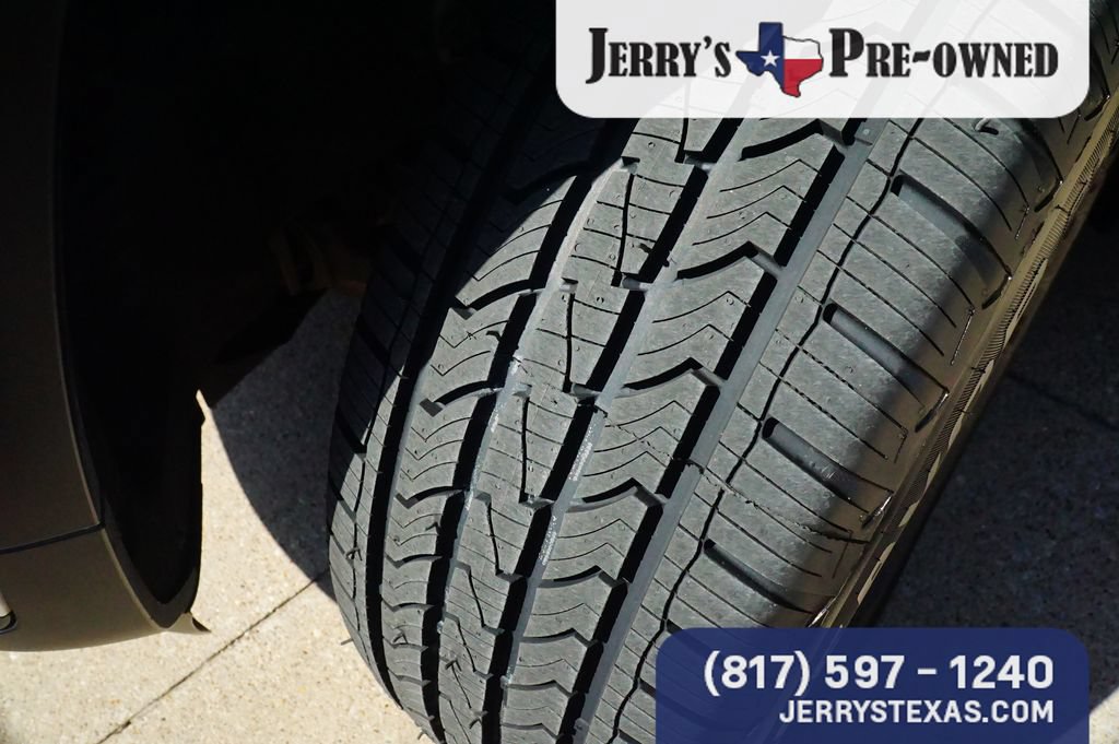 Used 2023 Jeep Grand Cherokee L Laredo AWD/4WD image 8