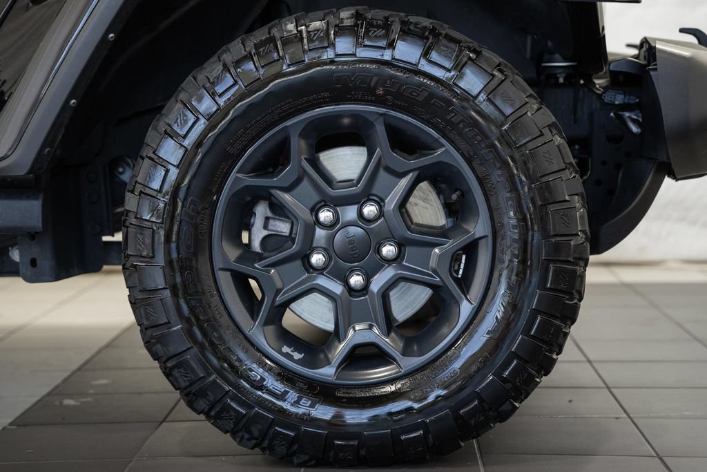 Used 2023 Jeep Gladiator Sport AWD/4WD image 16