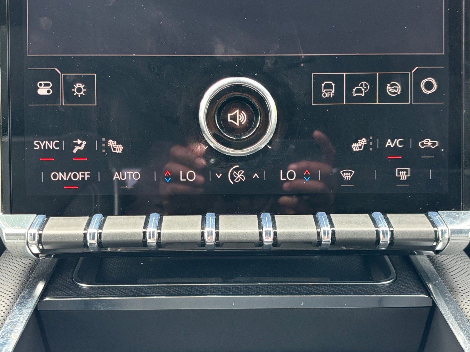 New 2026 GMC Sierra EV Elevation w/ LPO, Elevation Dark Package image 18