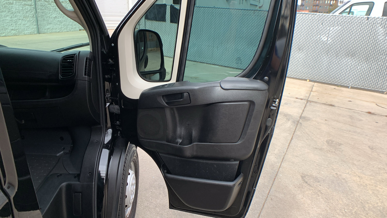 Used 2022 RAM ProMaster 2500 image 21