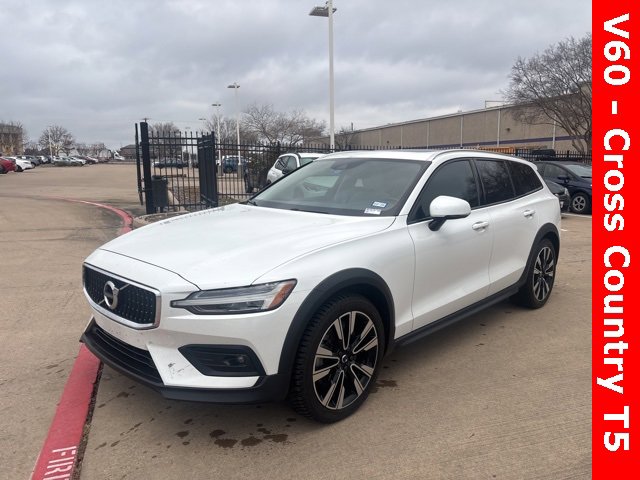 Used 2021 Volvo V60 T5 Cross Country w/ Climate Package image 1