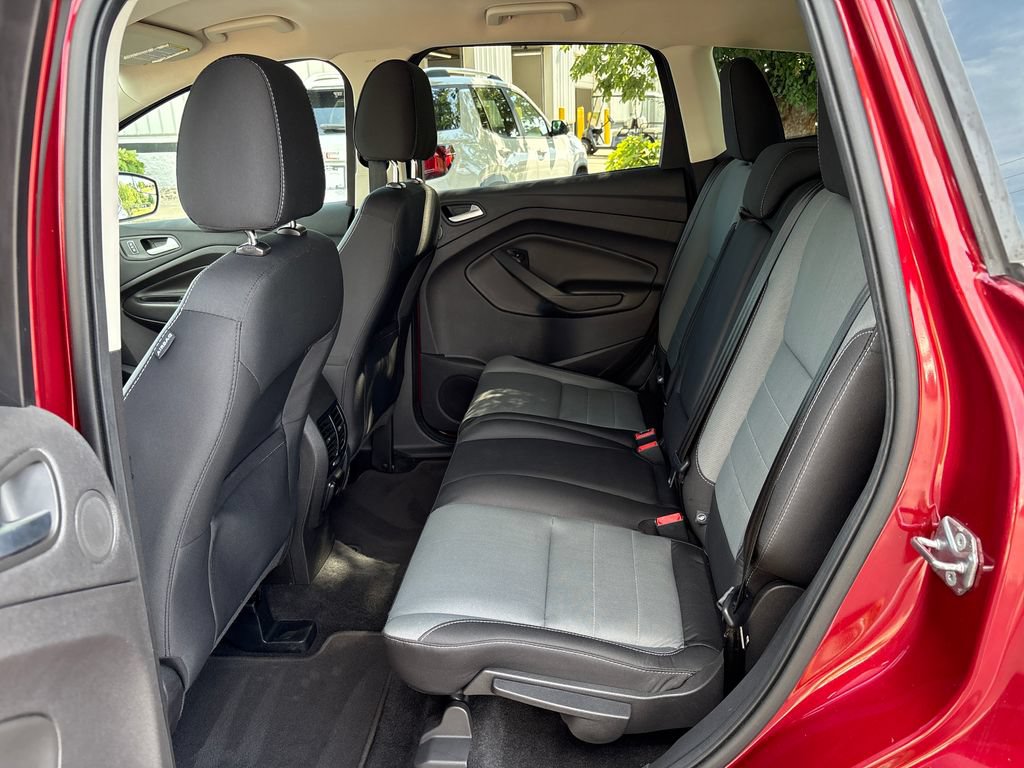 Used 2016 Ford Escape SE w/ Equipment Group 201A AWD/4WD image 30