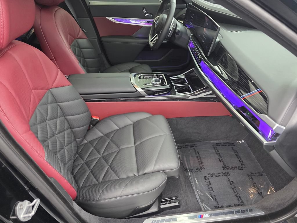 Certified 2025 BMW 740i RWD image 27