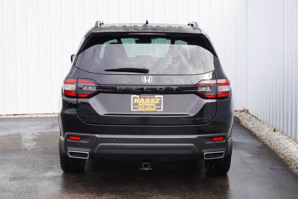 Used 2025 Honda Pilot Black Edition image 5