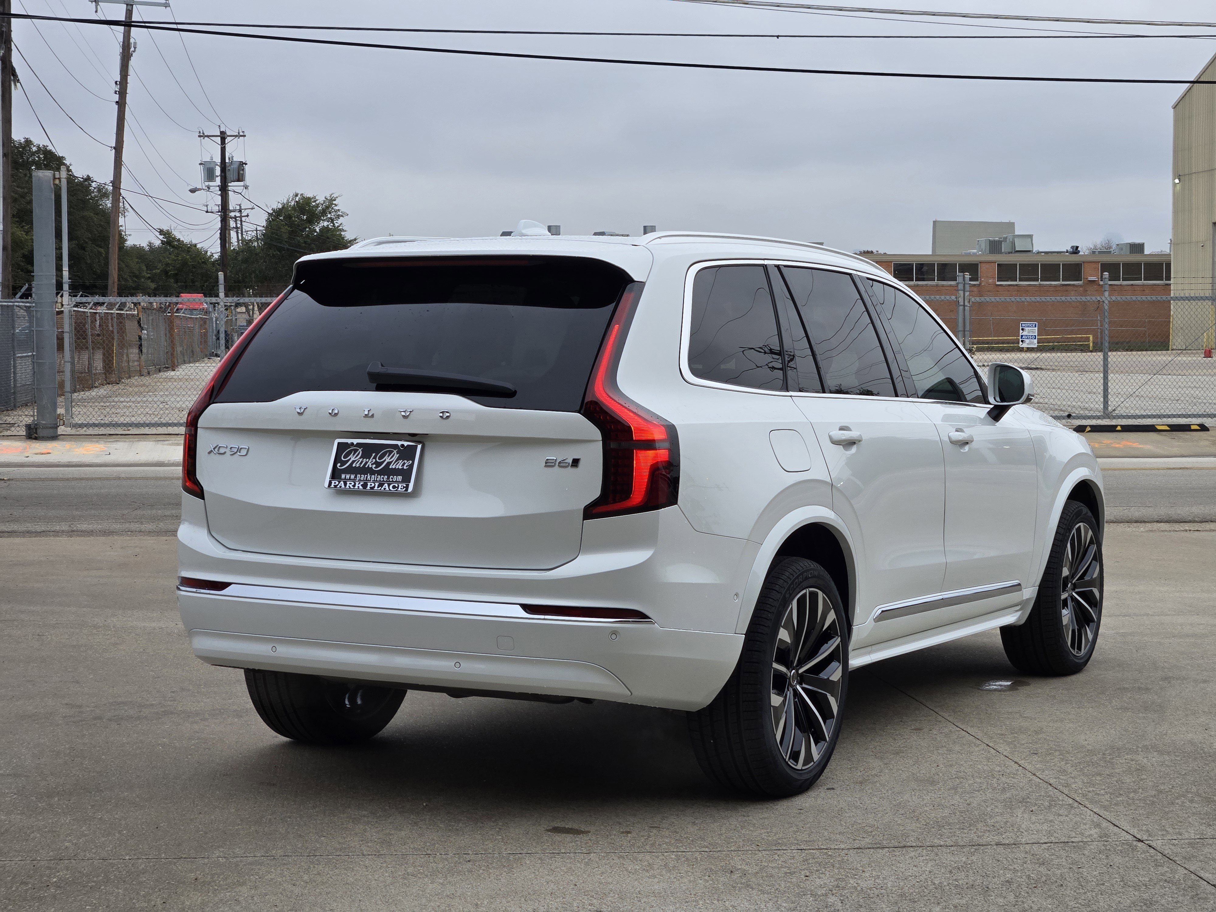 New 2026 Volvo XC90 B6 Ultra w/ Protection Package image 9