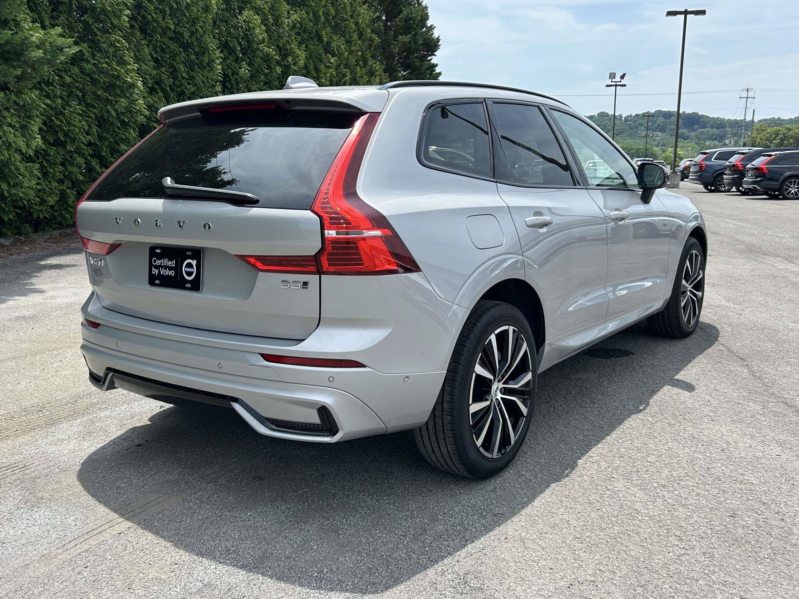 Certified 2025 Volvo XC60 B5 Ultra AWD/4WD image 3