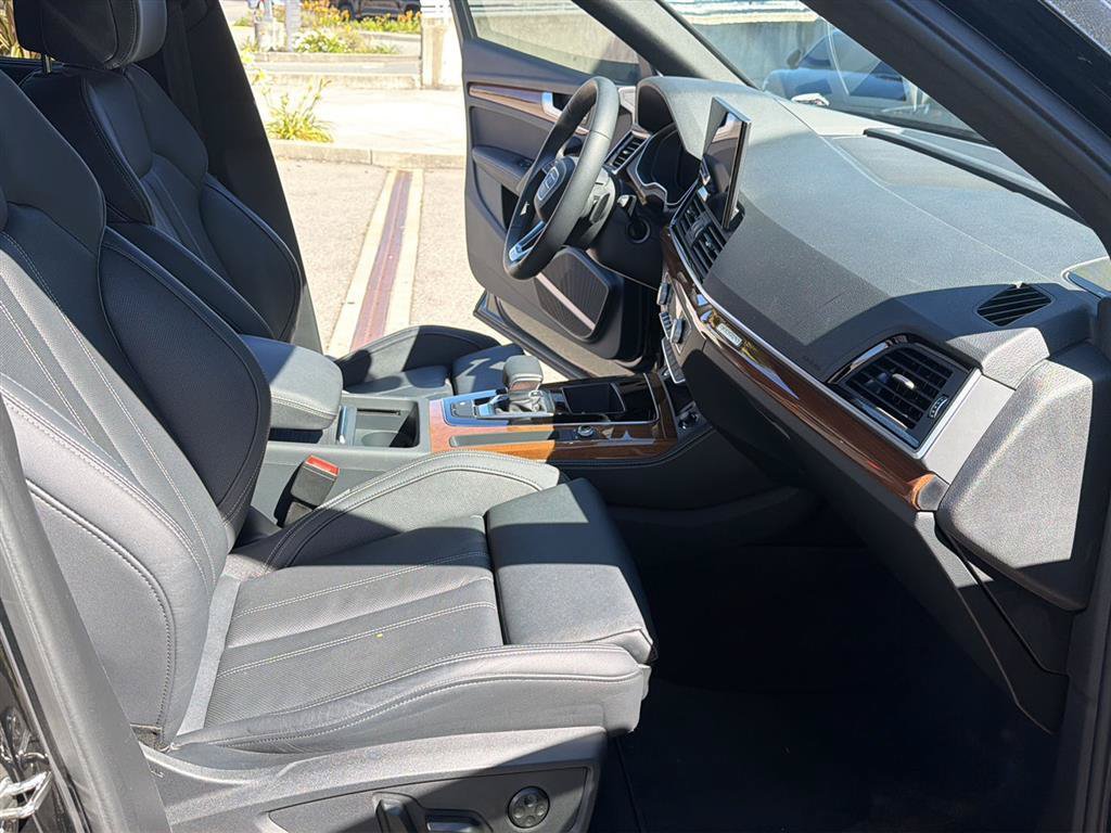 Used 2024 Audi Q5 e Prestige w/ Prestige Package AWD/4WD image 13