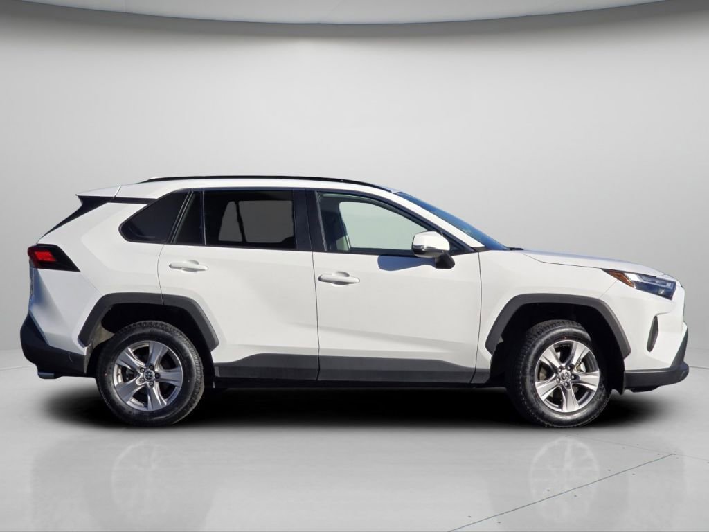 Used 2024 Toyota RAV4 XLE AWD/4WD image 23
