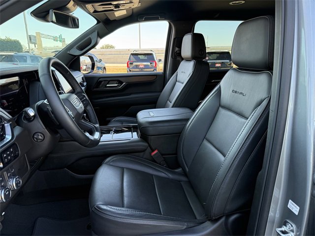 Used 2025 GMC Yukon XL Denali image 26