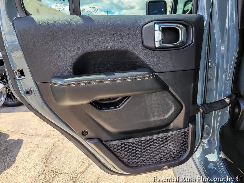 Certified 2025 Jeep Wrangler Unlimited Sahara AWD/4WD image 21