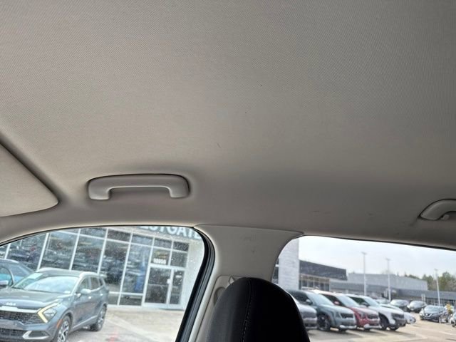 Used 2021 Kia Sorento LX image 17