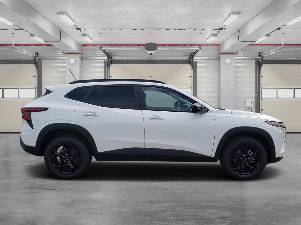 New 2026 Chevrolet Trax LT w/ Sunroof Package FWD image 2