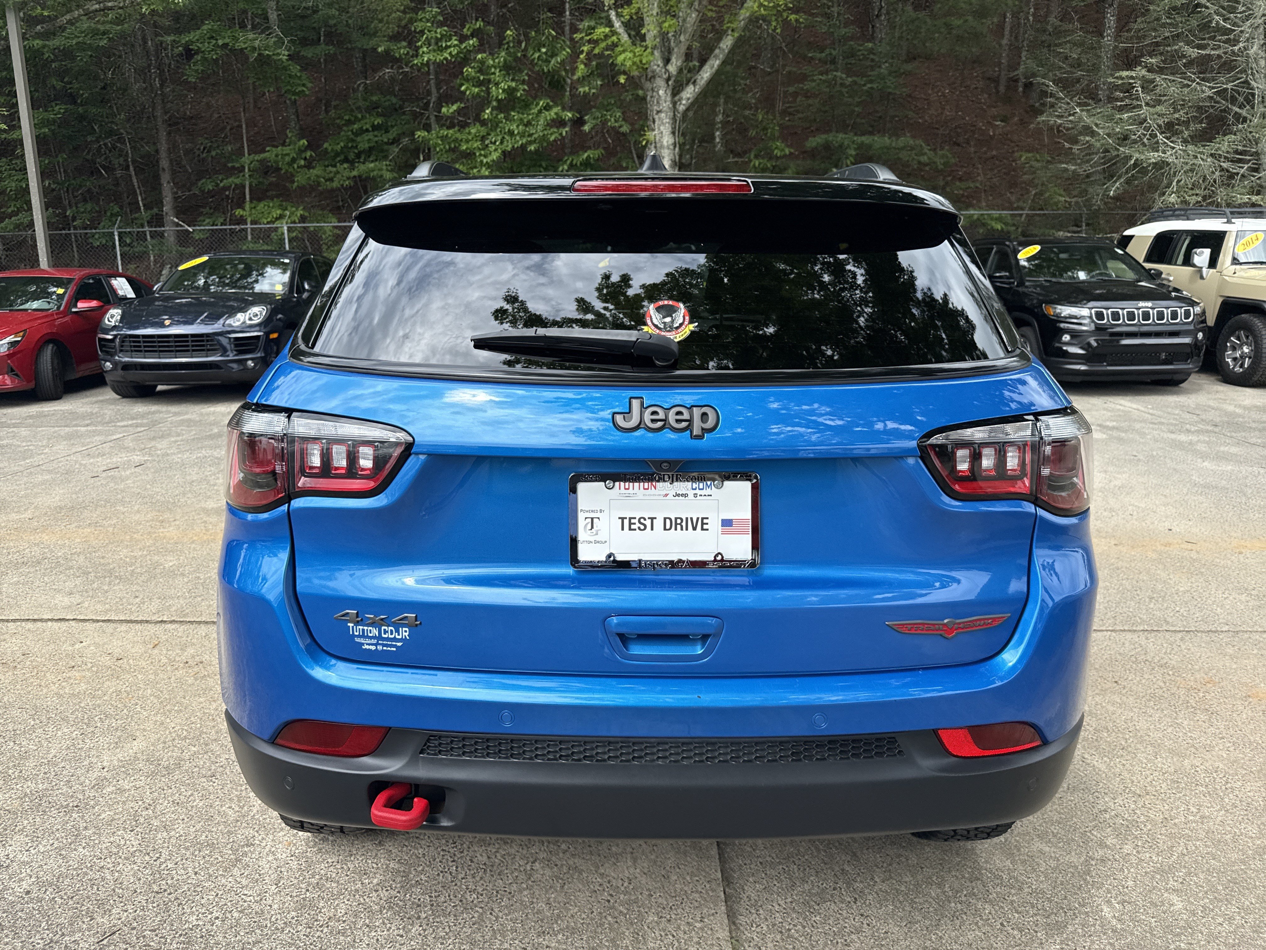 Used 2025 Jeep Compass Trailhawk AWD/4WD image 6