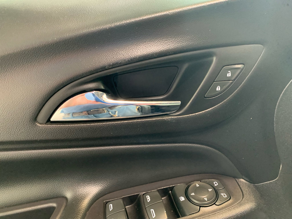 Used 2020 Chevrolet Equinox LT FWD image 19