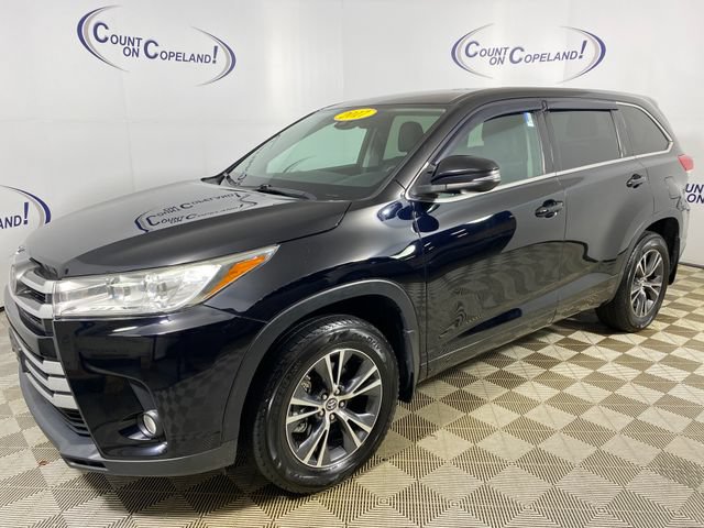 Certified 2017 Toyota Highlander Plus AWD/4WD image 3