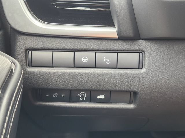 Used 2025 Nissan Rogue SL w/ Tech Package FWD image 24