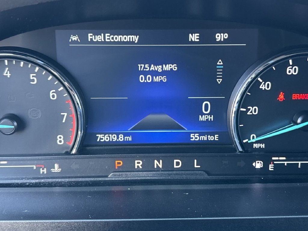 Used 2022 Ford Explorer XLT w/ Equipment Group 202A AWD/4WD image 12