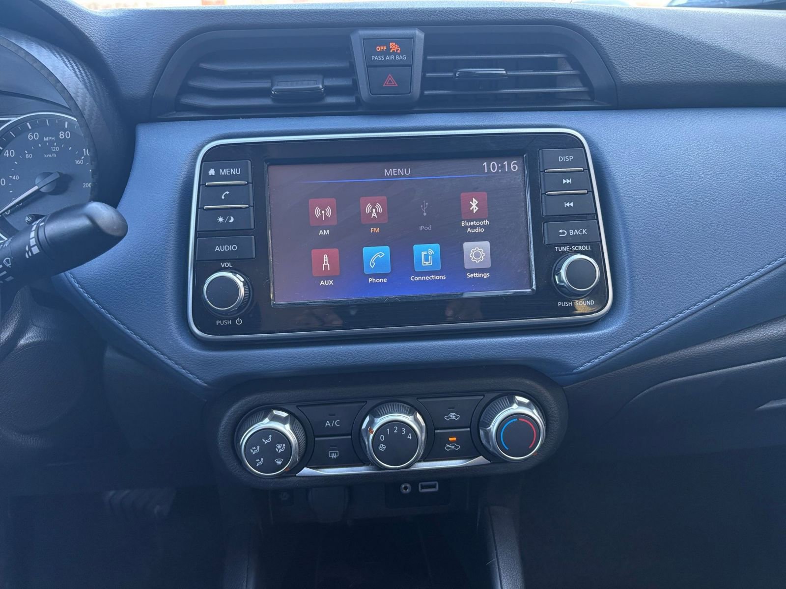 Used 2025 Nissan Versa SV image 17