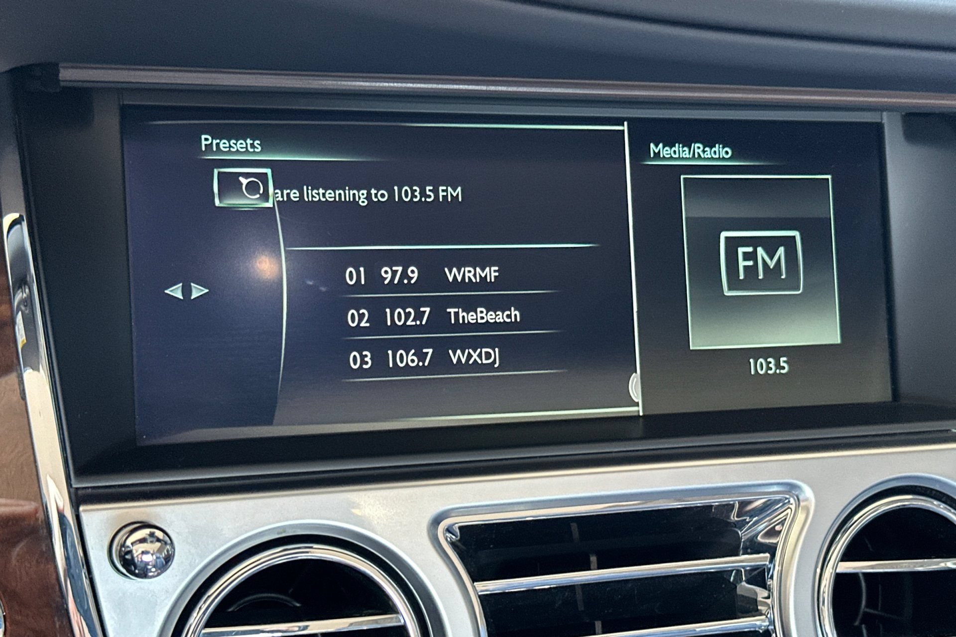Used 2019 Rolls-Royce Dawn RWD image 23