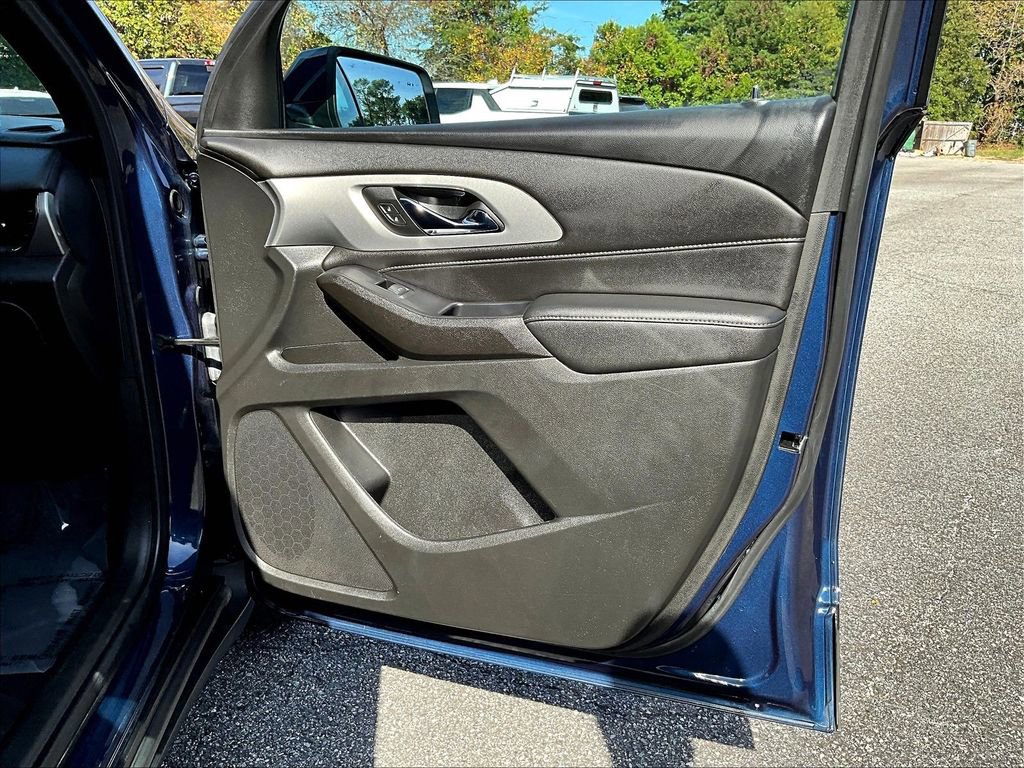 Certified 2022 Chevrolet Traverse LT image 28