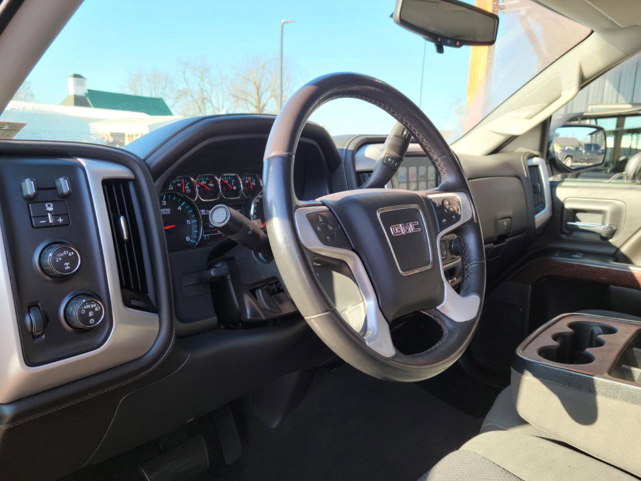 Used 2017 GMC Sierra 1500 SLE w/ SLE Value Package image 9