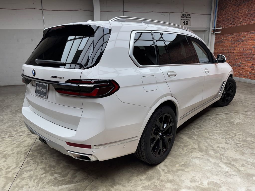 Certified 2024 BMW X7 xDrive40i w/ Climate Comfort Package image 4