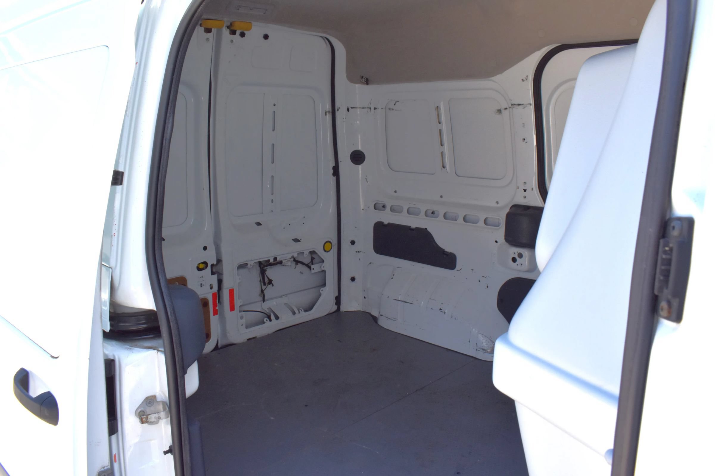 Used 2013 Ford Transit Connect XLT FWD image 15