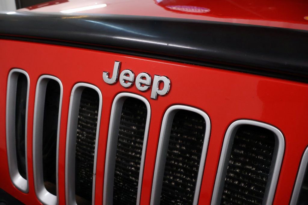 Used 2017 Jeep Wrangler Unlimited Sahara image 9