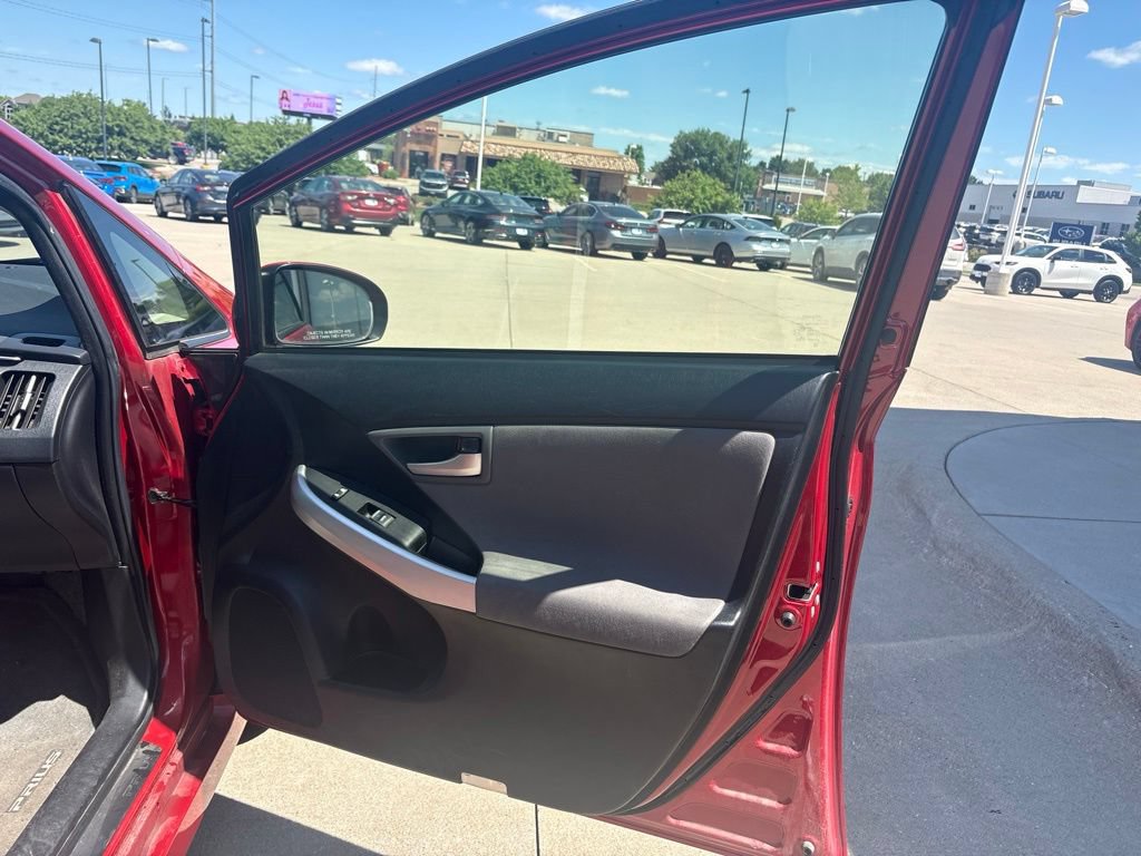Used 2015 Toyota Prius Two FWD image 17