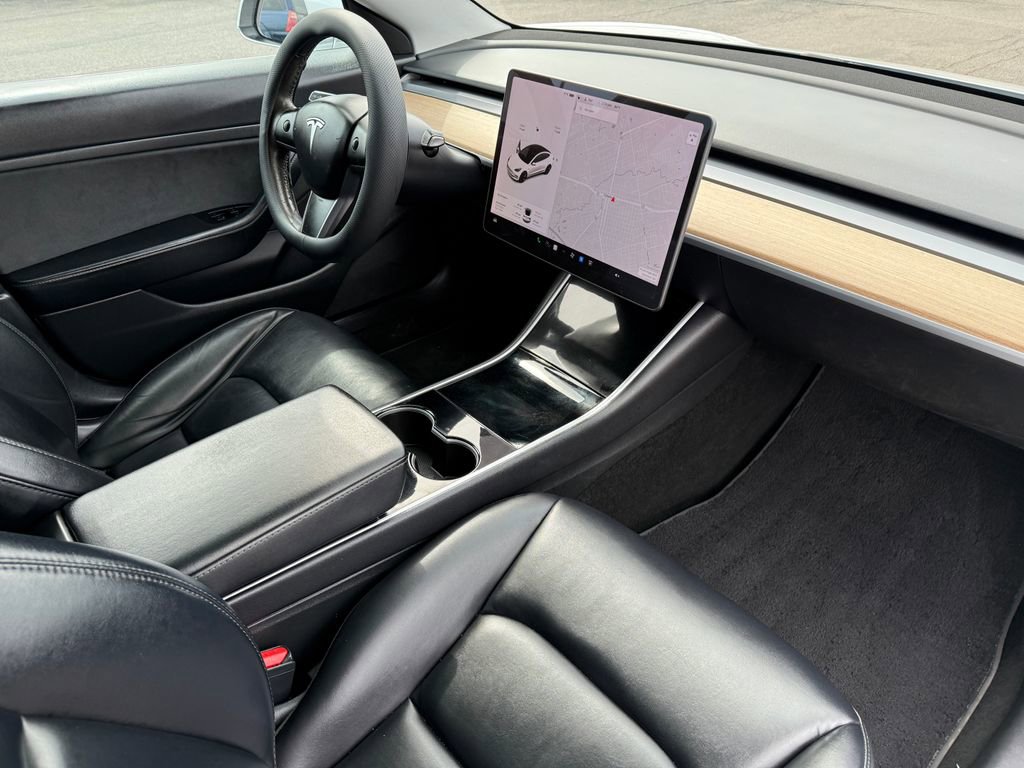Used 2020 Tesla Model 3 Standard Range image 18