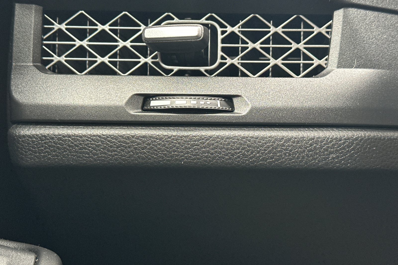 Used 2025 Honda Accord SE image 33