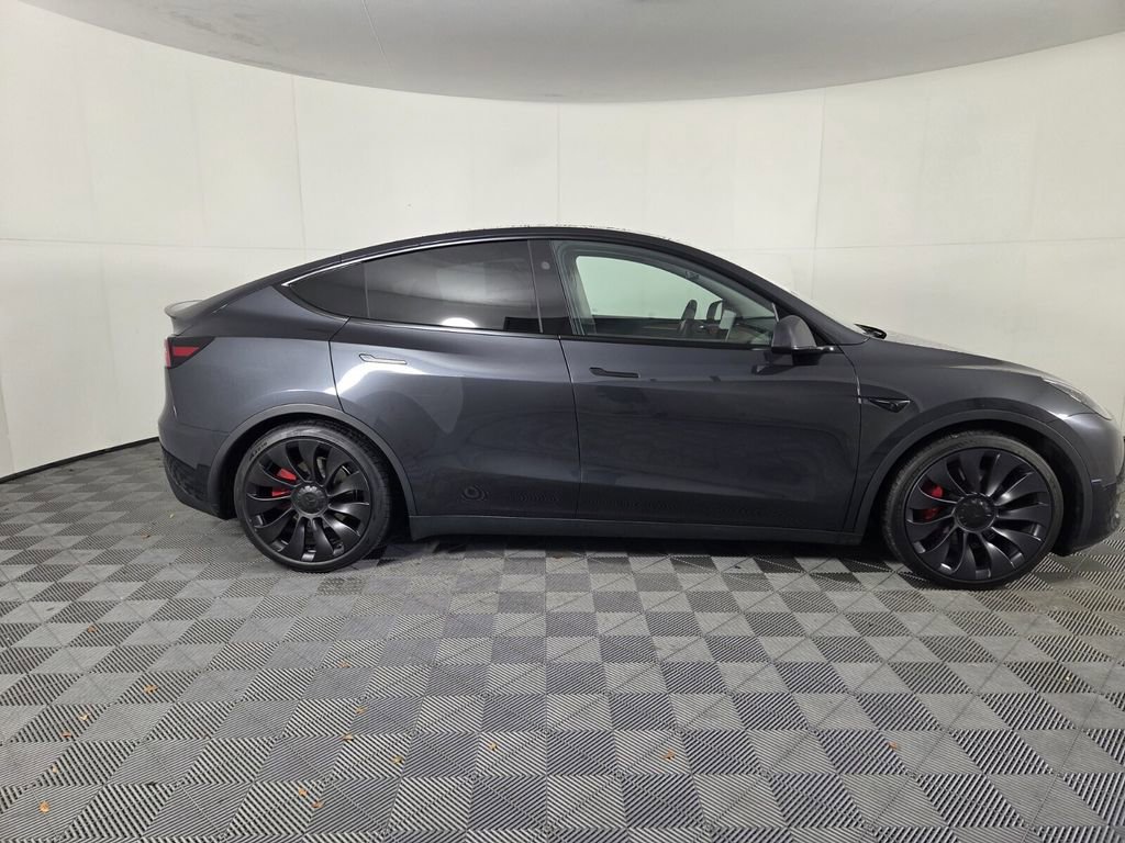 Used 2024 Tesla Model Y Performance image 5