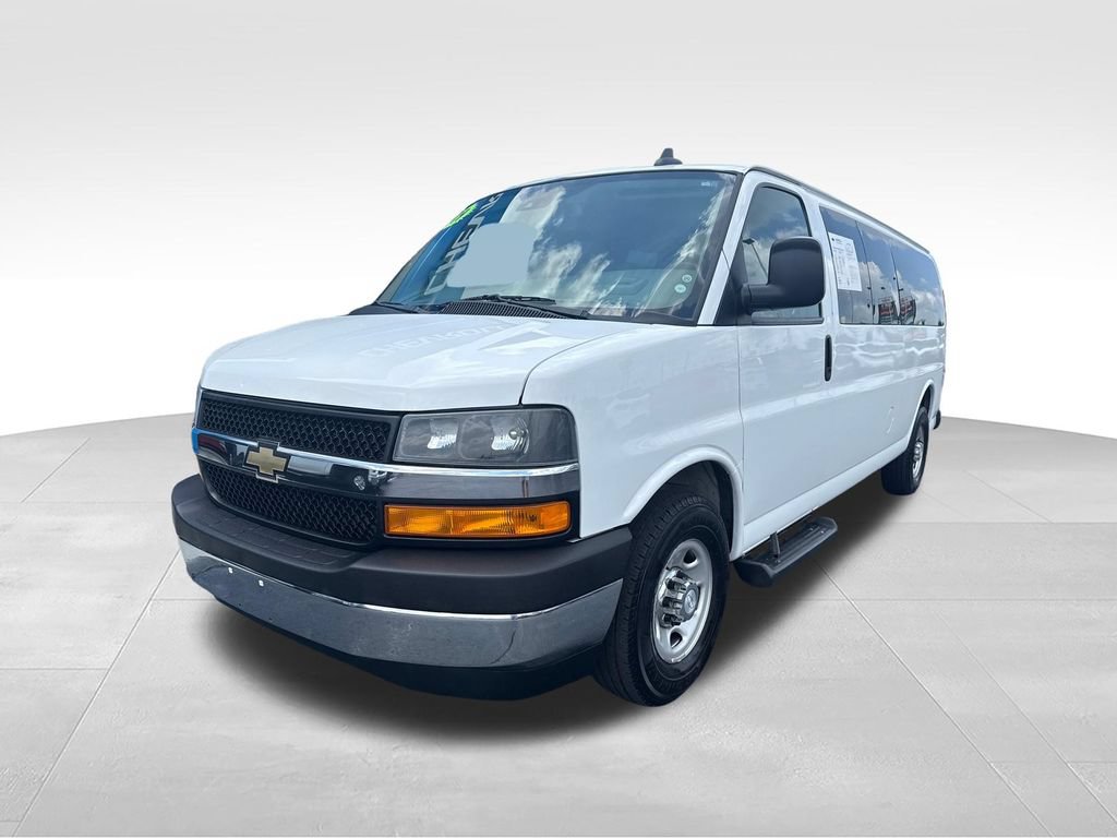 Used 2019 Chevrolet Express 3500 LT w/ LT Preferred Equipment Group RWD image 2