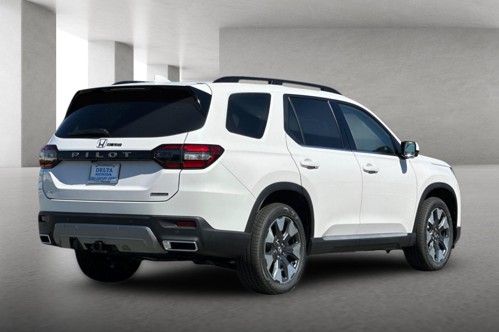 New 2026 Honda Pilot Touring image 4