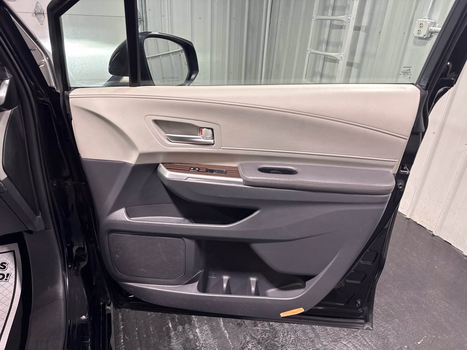 Used 2024 Toyota Sienna XLE FWD image 14