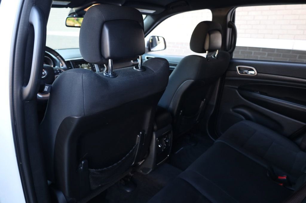 Used 2016 Jeep Grand Cherokee Laredo w/ Quick Order Package 23E image 19