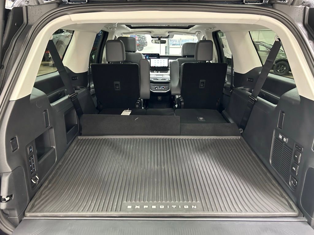 New 2025 Ford Expedition Max Active image 32