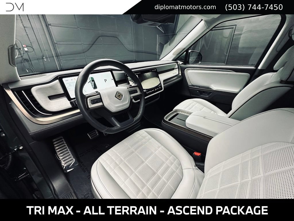 Used 2025 Rivian R1S Premium AWD/4WD image 16